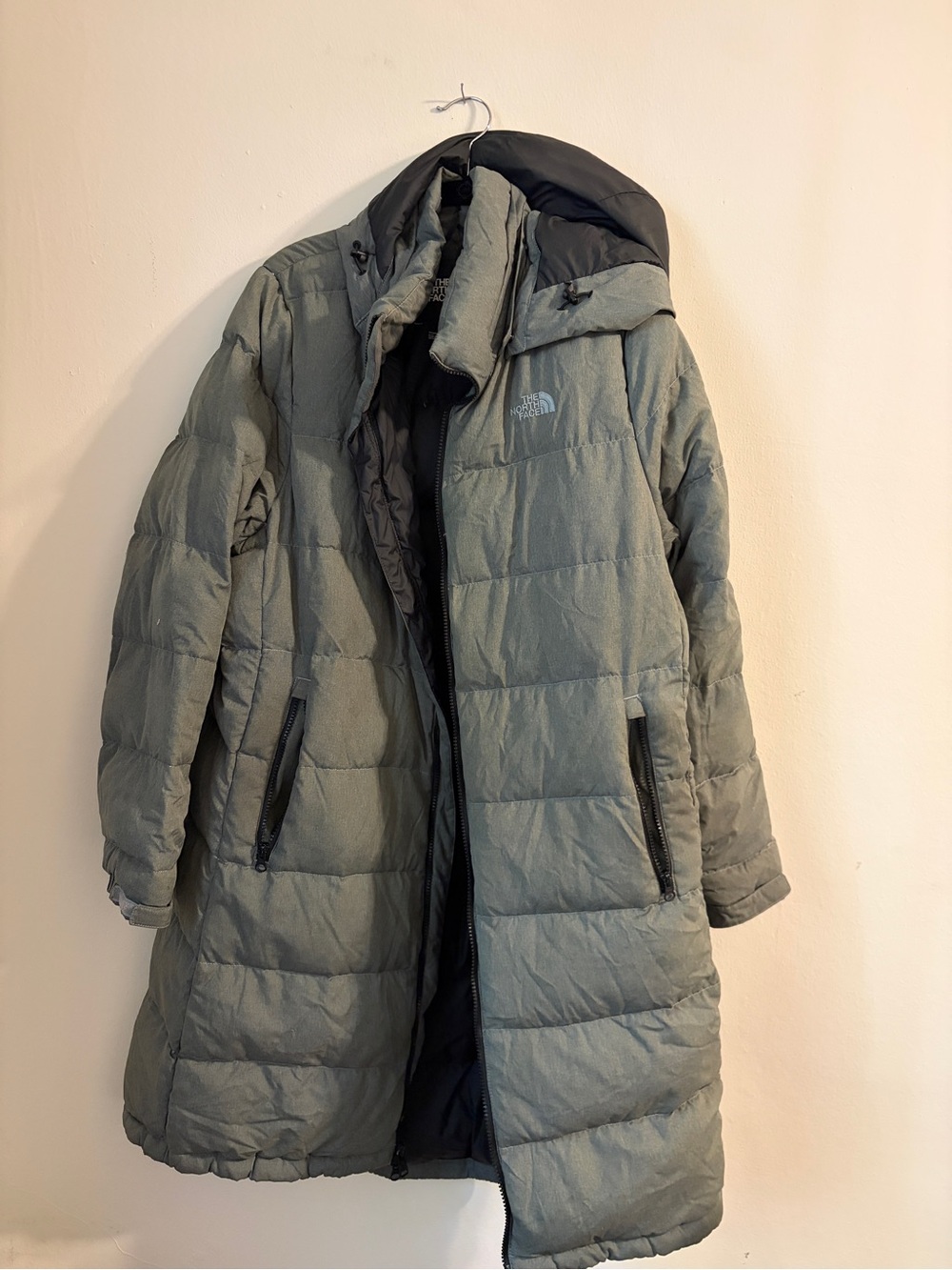 The North Face Women's Gray Puffer Jacket